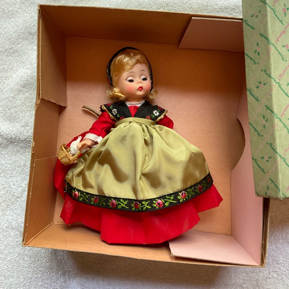 Madame Alexander Swedish 792 Doll Box in Green and Pink